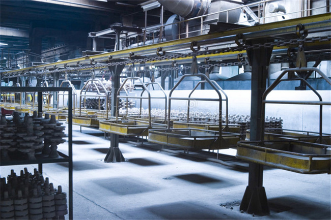 油液監(jiān)測儀器是用于監(jiān)測和分析各種潤滑油、液壓油、傳動油和其他工業(yè)油液的工具。這些儀器可以用于檢測油液的化學(xué)成分、污染物、酸堿度、粘度和其他參數(shù)，以幫助確保機(jī)械設(shè)備的正常運(yùn)行和維護(hù)。